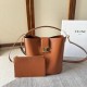 Borsa a secchiello piccola/media Celine Louise Tan Pelle di vitello liscia Replica originale di alta qualità Migliore Repliche Borsa a secchiello piccola/media Celine Louise Tan Pelle di vitello liscia Economiche Outlet Online