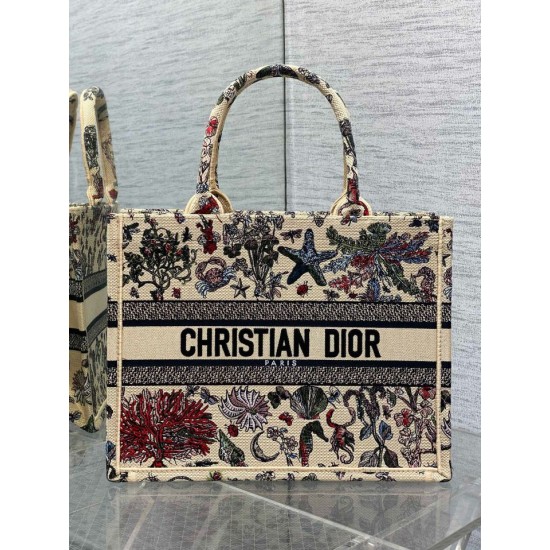 Perfette Qualità Repliche Borsa tote Dior media in rafia con Dior Cabinet de Curiosites Beige Imitazione Migliore Repliche Borsa tote Dior media in rafia con Dior Cabinet de Curiosites Beige Economiche Outlet Online