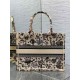 Perfette Qualità Repliche Borsa tote Dior media in rafia con Dior Cabinet de Curiosites Beige Imitazione Migliore Repliche Borsa tote Dior media in rafia con Dior Cabinet de Curiosites Beige Economiche Outlet Online