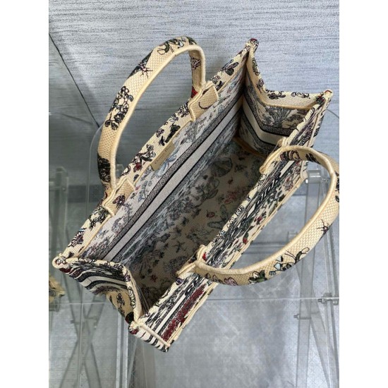 Perfette Qualità Repliche Borsa tote Dior media in rafia con Dior Cabinet de Curiosites Beige Imitazione Migliore Repliche Borsa tote Dior media in rafia con Dior Cabinet de Curiosites Beige Economiche Outlet Online