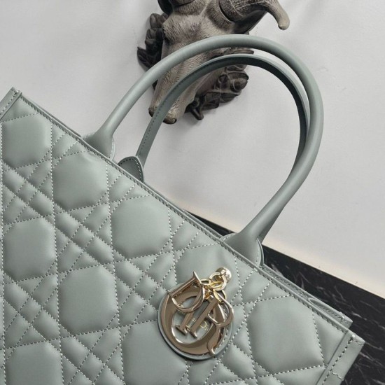 Perfette Qualità Repliche Dior Book Tote Bag Media con Tracolla Macrocannage Grigio Imitazione
