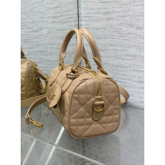 Perfette Qualità Repliche Borsa Dior Groove 20 Macrocannage Marrone Imitazione Replica perfetta Borsa Dior Groove 20 Macrocannage Marrone Imitazione Outlet Online
