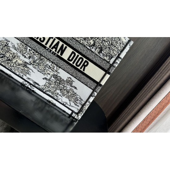 Migliore Repliche Borsa Dior Dior Book Tote media ricamata con motivo Dior Around the World multicolore Economiche Outlet Online
