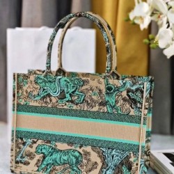 Replica perfetta Borsa tote Dior media Dior Book ricamata con motivo Dior Around the World multicolore blu Imitazione Outlet Online