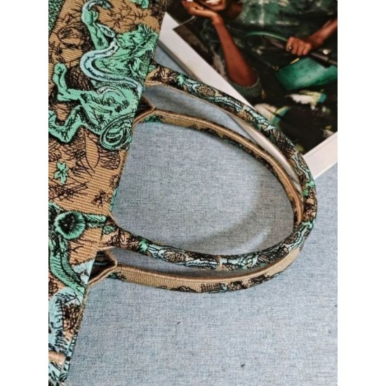 Replica perfetta Borsa tote Dior media Dior Book ricamata con motivo Dior Around the World multicolore blu Imitazione Outlet Online