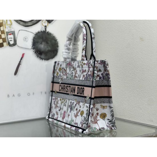 Perfette Qualità Repliche Dior Medium Book Tote Bag Ricamo Toile de Jouy Fiore Bianco/Blu Imitazione