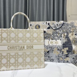 Perfette Qualità Repliche Dior Medium/Large Book Tote Bag Ricamo rattan oversize Bianco/Oro Imitazione