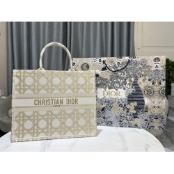 Perfette Qualità Repliche Dior Medium/Large Book Tote Bag Ricamo rattan oversize Bianco/Oro Imitazione