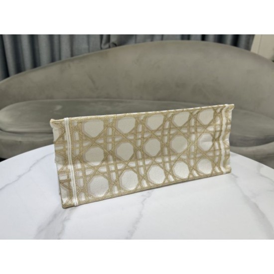 Perfette Qualità Repliche Dior Medium/Large Book Tote Bag Ricamo rattan oversize Bianco/Oro Imitazione