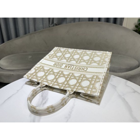 Perfette Qualità Repliche Dior Medium/Large Book Tote Bag Ricamo rattan oversize Bianco/Oro Imitazione
