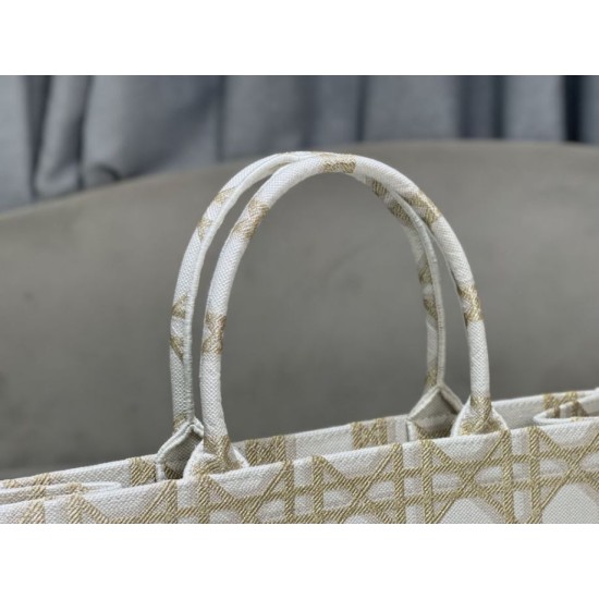 Perfette Qualità Repliche Dior Medium/Large Book Tote Bag Ricamo rattan oversize Bianco/Oro Imitazione