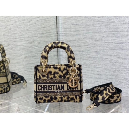 Repliche Dior Mini Borsa Lady D-Lite Multicolore Ricamo Mizza Beige Imitazioni Premium Replica perfetta Dior Mini Borsa Lady D-Lite Multicolore Ricamo Mizza Beige Imitazione Outlet Online
