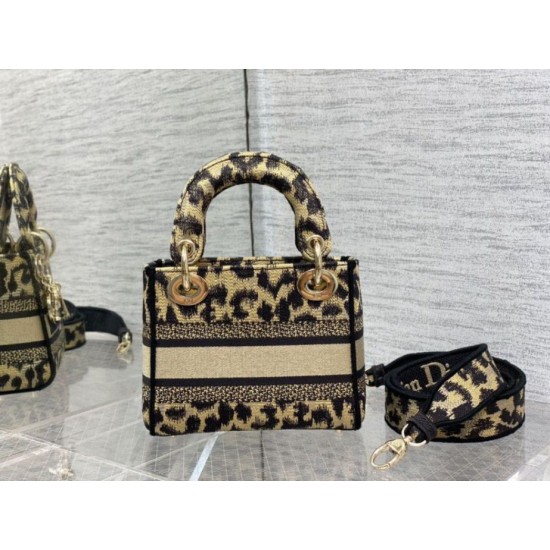 Repliche Dior Mini Borsa Lady D-Lite Multicolore Ricamo Mizza Beige Imitazioni Premium Replica perfetta Dior Mini Borsa Lady D-Lite Multicolore Ricamo Mizza Beige Imitazione Outlet Online