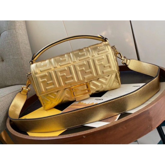 Miglior Falso Borsa media Baguette Fendi con motivo FF Oro Economiche Premium