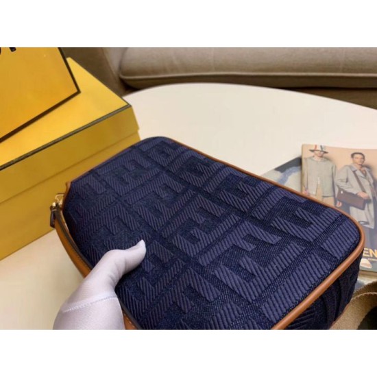 Perfette Qualità Repliche Borsa media Fendi Baguette blu denim Imitazione