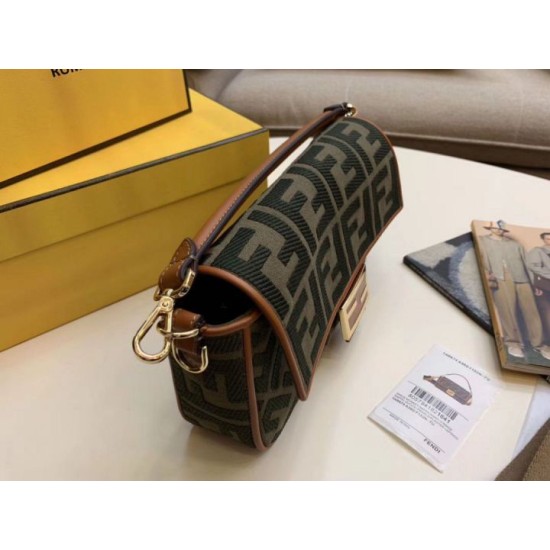 Replica perfetta Borsa media Fendi Baguette verde denim Imitazione Outlet Online
