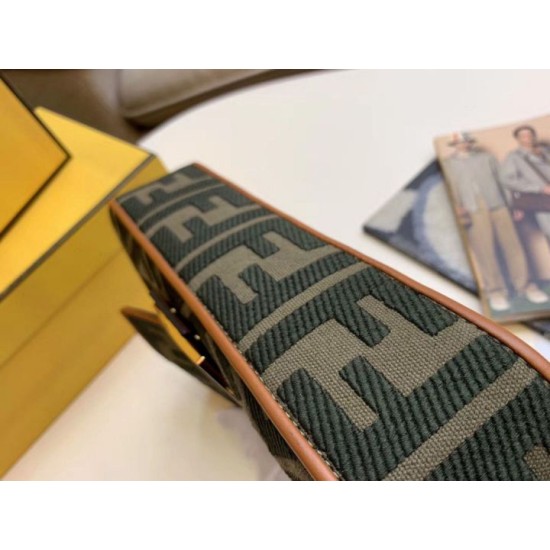 Replica perfetta Borsa media Fendi Baguette verde denim Imitazione Outlet Online