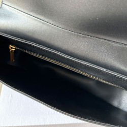 Migliore Repliche Celine Borsa Polly media Pelle di vitello morbida nera Economiche Outlet Online