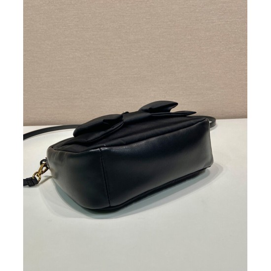 Migliore Repliche Mini-bag in nylon/nappa Prada Re-Nylon con fiocco 1BC241 Nero Economiche Outlet Online