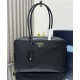 Replica perfetta Borsa grande Prada Re-Nylon con manico superiore e lucchetto 1BB131 Nero Imitazione Outlet Online