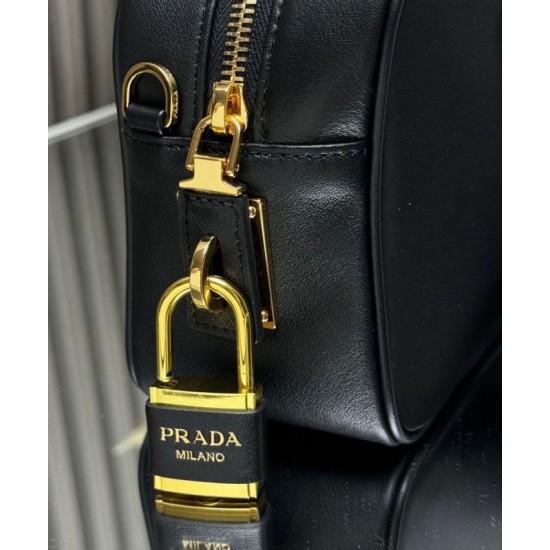 Replica perfetta Borsa piccola Prada Re-Nylon con manico superiore e lucchetto 1BB133 Nero Imitazione Outlet Online