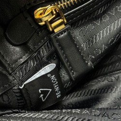 Replica perfetta Borsa piccola Prada Re-Nylon con manico superiore e lucchetto 1BB133 Nero Imitazione Outlet Online