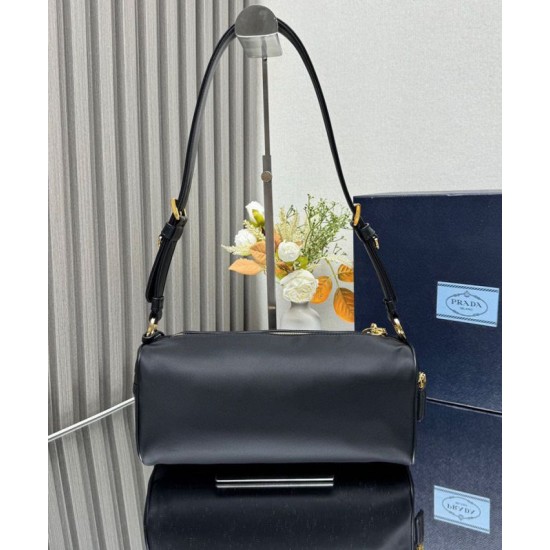 Replica perfetta Borsa a tracolla media Prada in Re-Nylon Con lucchetto 1BC233 Nero Imitazione Outlet Online
