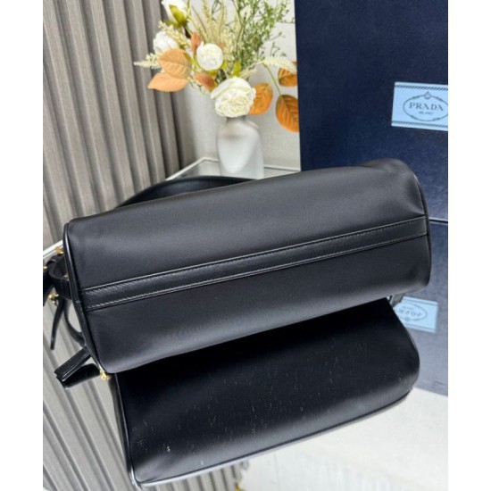 Replica perfetta Borsa a tracolla media Prada in Re-Nylon Con lucchetto 1BC233 Nero Imitazione Outlet Online