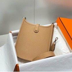 Miglior Falso Hermes Evelyne III TPM Mini Bag Marrone Clemence Economiche Premium
