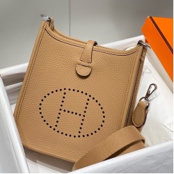 Miglior Falso Hermes Evelyne III TPM Mini Bag Marrone Clemence Economiche Premium
