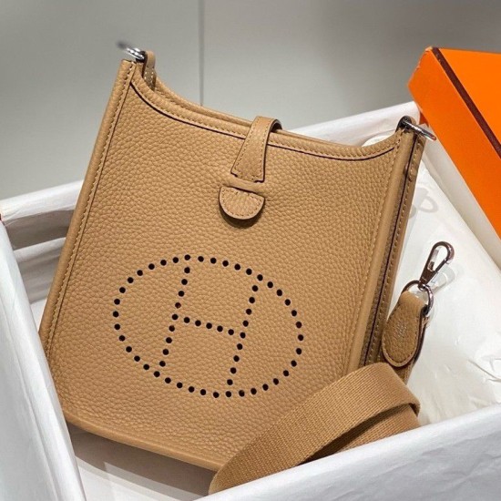 Migliore Replica Hermes Evelyne III TPM Mini Bag Marrone Clemence Imitazioni Outlet Italia Miglior Falso Hermes Evelyne III TPM Mini Bag Marrone Clemence Economiche Premium