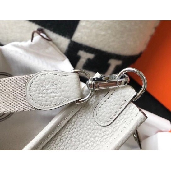 Migliore Replica Hermes Evelyne III TPM Mini Bag Grigio Clemence Imitazioni Outlet Italia Migliore Repliche Hermes Evelyne III TPM Mini Bag Grigio Clemence Economiche Outlet Online