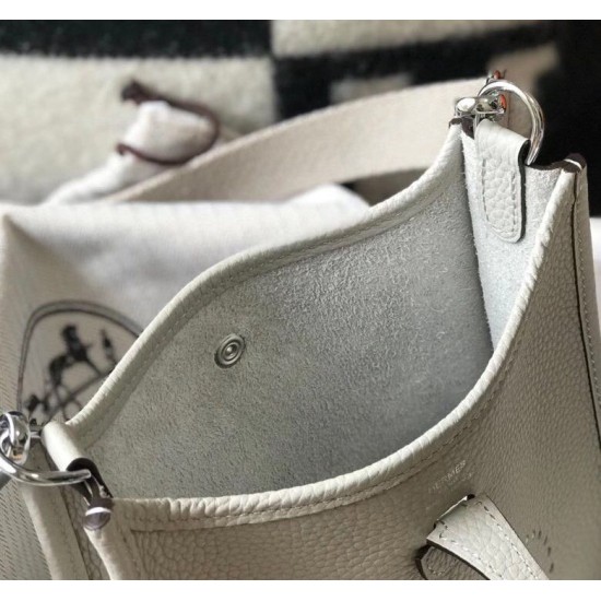 Migliore Replica Hermes Evelyne III TPM Mini Bag Grigio Clemence Imitazioni Outlet Italia Migliore Repliche Hermes Evelyne III TPM Mini Bag Grigio Clemence Economiche Outlet Online