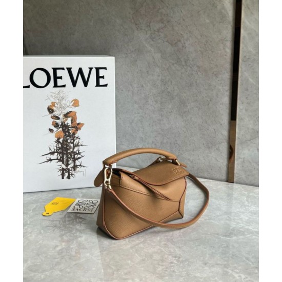 Loewe Puzzle Mini Bag Pelle di vitello granulata toffee