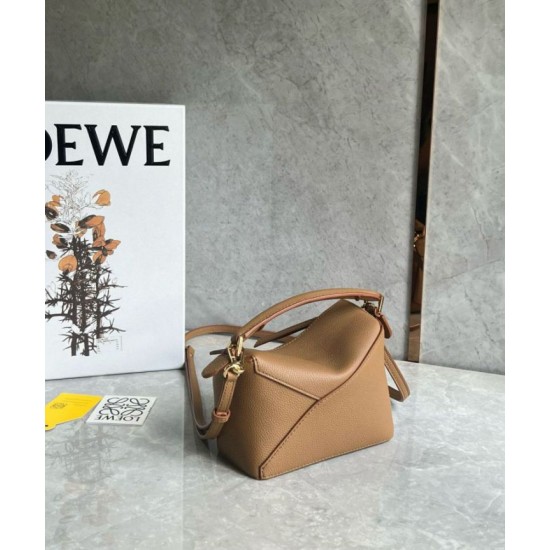 Loewe Puzzle Mini Bag Pelle di vitello granulata toffee