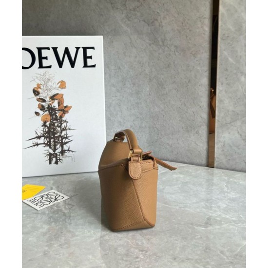 Loewe Puzzle Mini Bag Pelle di vitello granulata toffee
