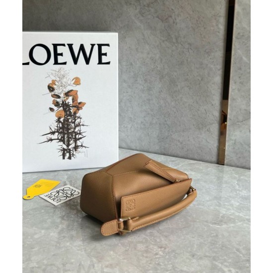 Loewe Puzzle Mini Bag Pelle di vitello granulata toffee