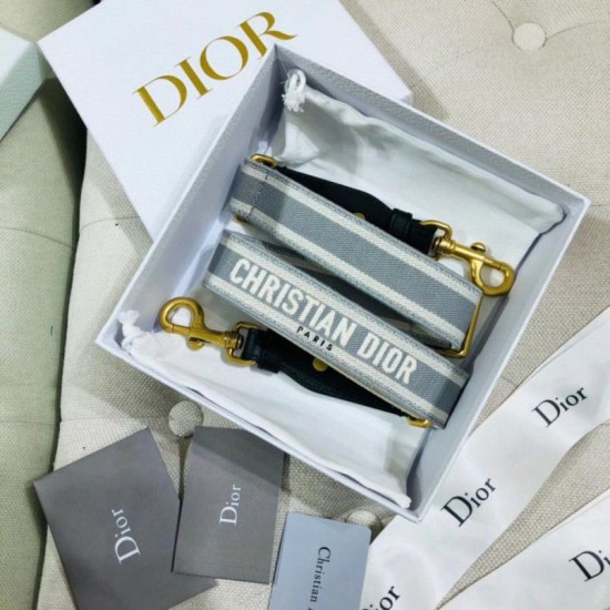 Dior Tracolla Regolabile con Ricamo Grigio Replica originale di alta qualità Migliore Repliche Dior Tracolla Regolabile con Ricamo Grigio Economiche Outlet Online
