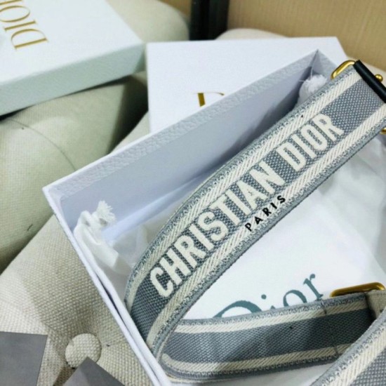 Dior Tracolla Regolabile con Ricamo Grigio Replica originale di alta qualità Migliore Repliche Dior Tracolla Regolabile con Ricamo Grigio Economiche Outlet Online