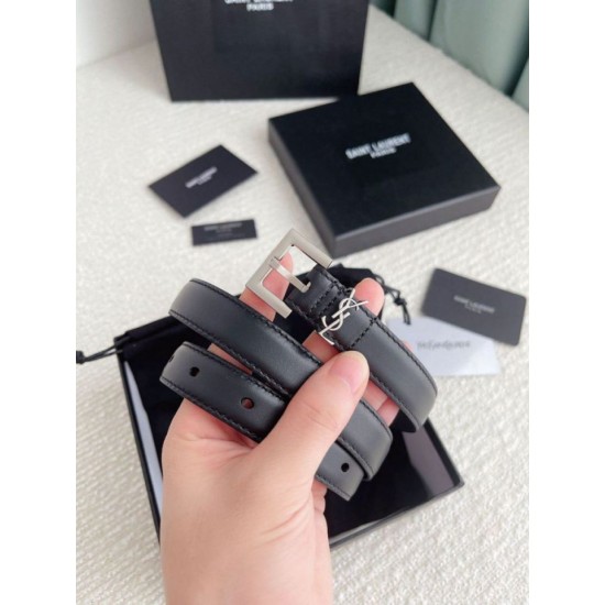 Replica perfetta Cintura YSL Saint Laurent Cassandre Square Buckle 20MM Nero Imitazione Outlet Online