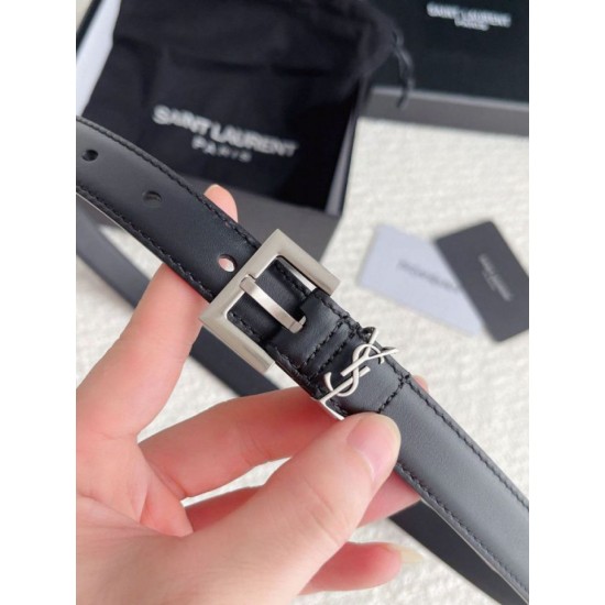 Replica perfetta Cintura YSL Saint Laurent Cassandre Square Buckle 20MM Nero Imitazione Outlet Online