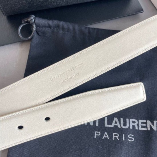 Miglior Falso Cintura YSL Saint Laurent Cassandre Square Buckle 30MM Bianco Economiche Premium