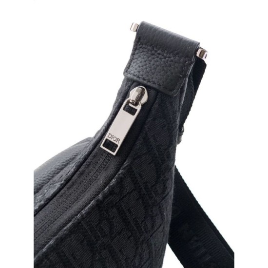 Borsa hobo morbida Dior Rider piccola da uomo replica Dior Dior Oblique Jacquard nera Imitazione Outlet Borsa hobo morbida Dior Rider piccola da uomo replica Dior Dior Oblique Jacquard nera Imitazione Outlet