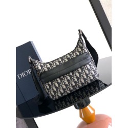 Borsa hobo morbida Dior Rider piccola da uomo replica Dior Oblique Jacquard beige/nero Imitazione