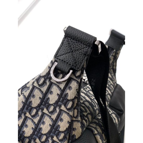 Replica Borsa hobo morbida Dior Rider media Dior Oblique Jacquard nera/beige Imitazioni Falso