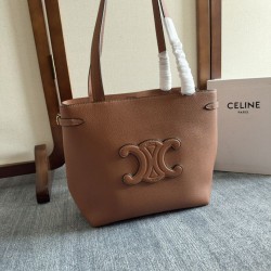 Replica Borsa a tracolla Celine Cabas Anais Triomphe piccola marrone grana Imitazioni Falso
