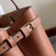 Replica Borsa a tracolla Celine Cabas Anais Triomphe piccola marrone grana Imitazioni Falso