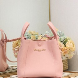 Replica Borsa a secchiello Dior Signature piccola/media rosa Imitazioni Falso