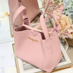 Replica Borsa a secchiello Dior Signature piccola/media rosa Imitazioni Falso