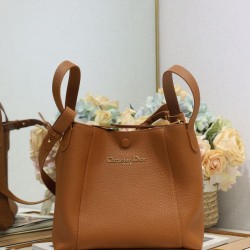 Replica Borsa a secchiello Dior Signature piccola/media marrone Imitazioni Falso